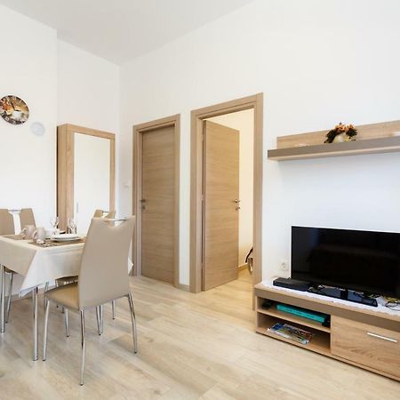 Apartment Rosemary 24 Krk Town Buitenkant foto