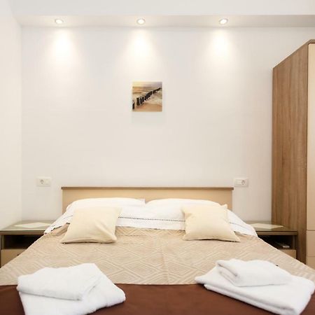 Apartment Rosemary 24 Krk Town Buitenkant foto