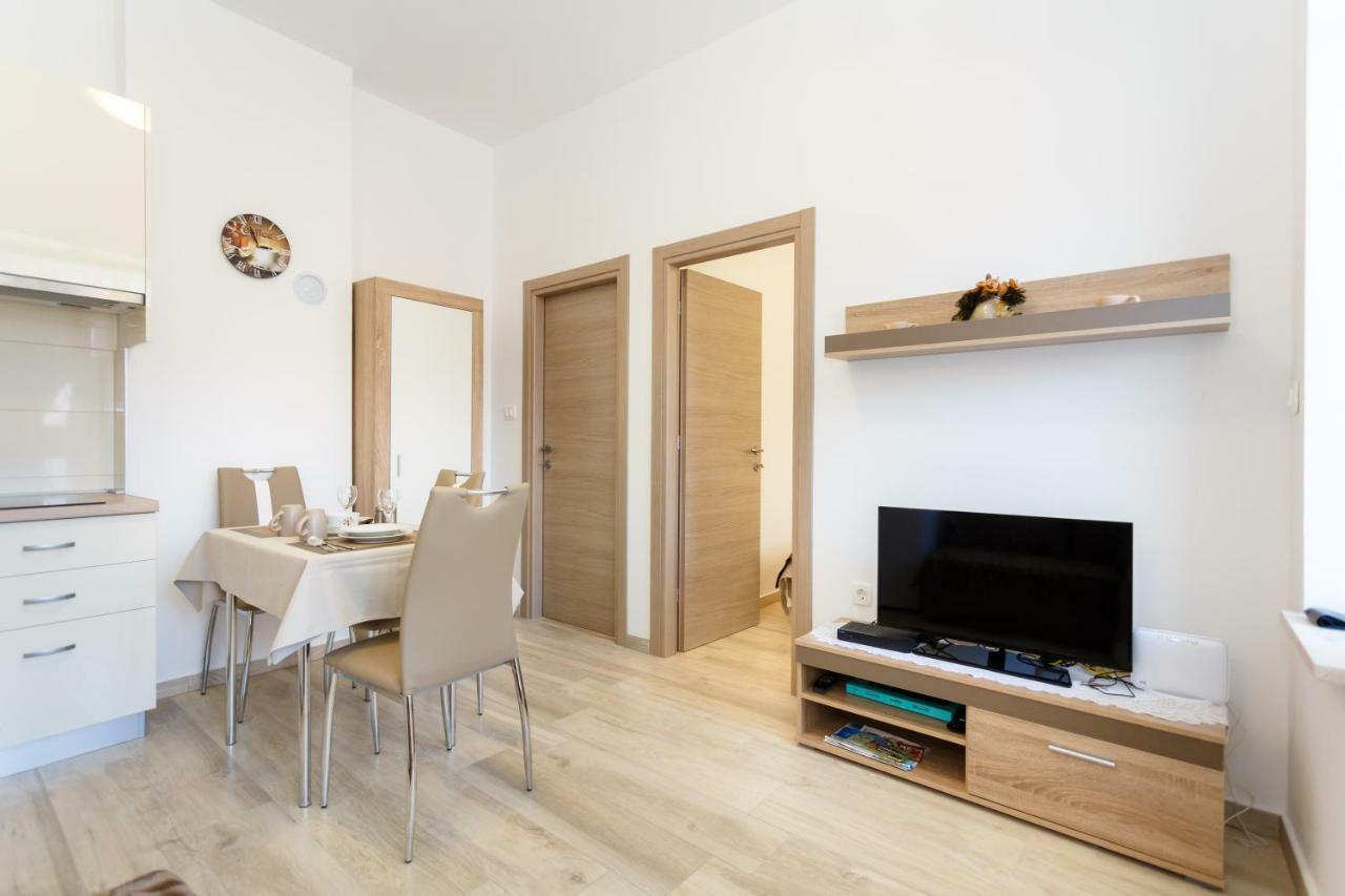 Apartment Rosemary 24 Krk Town Buitenkant foto
