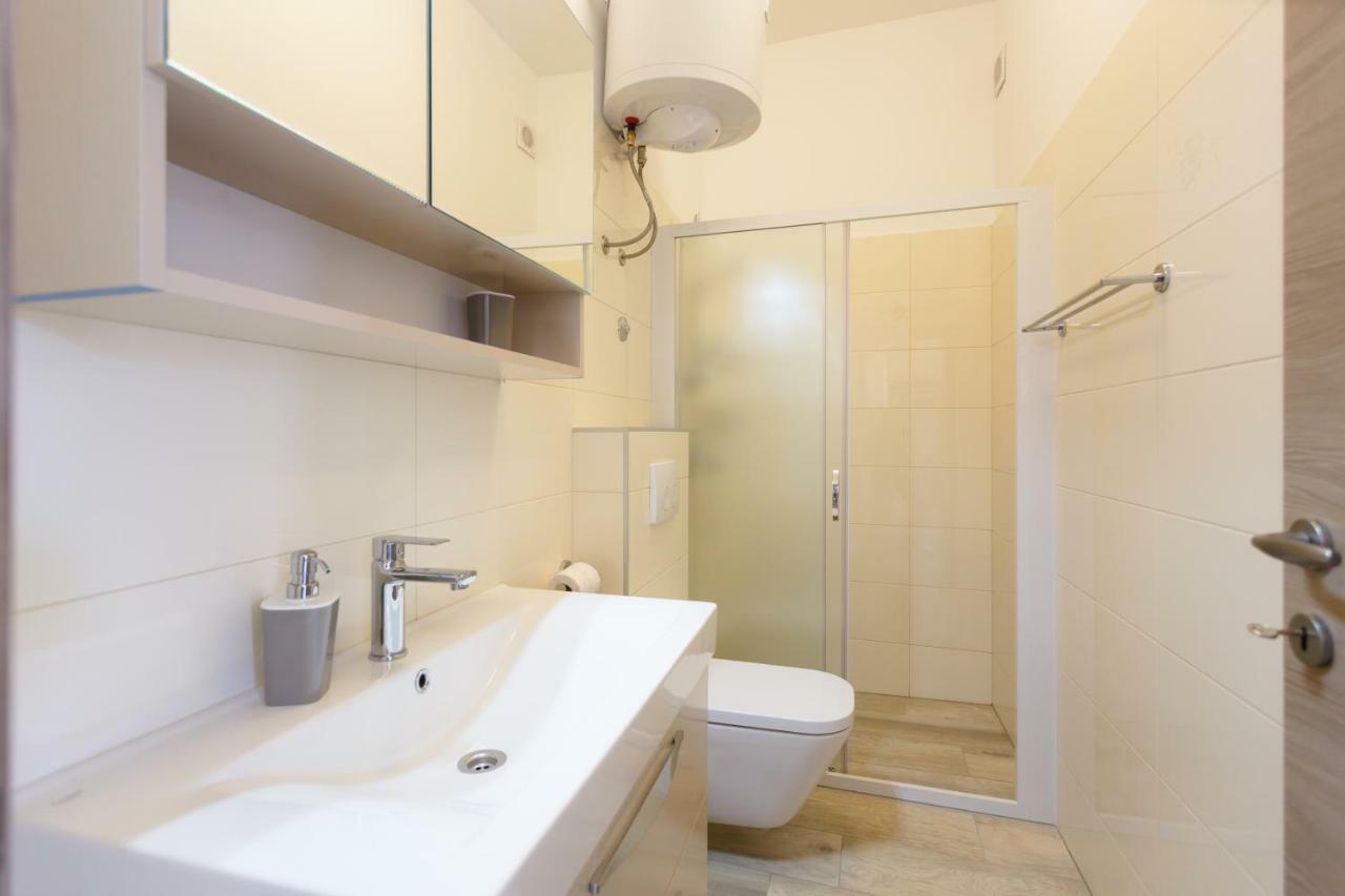 Apartment Rosemary 24 Krk Town Buitenkant foto