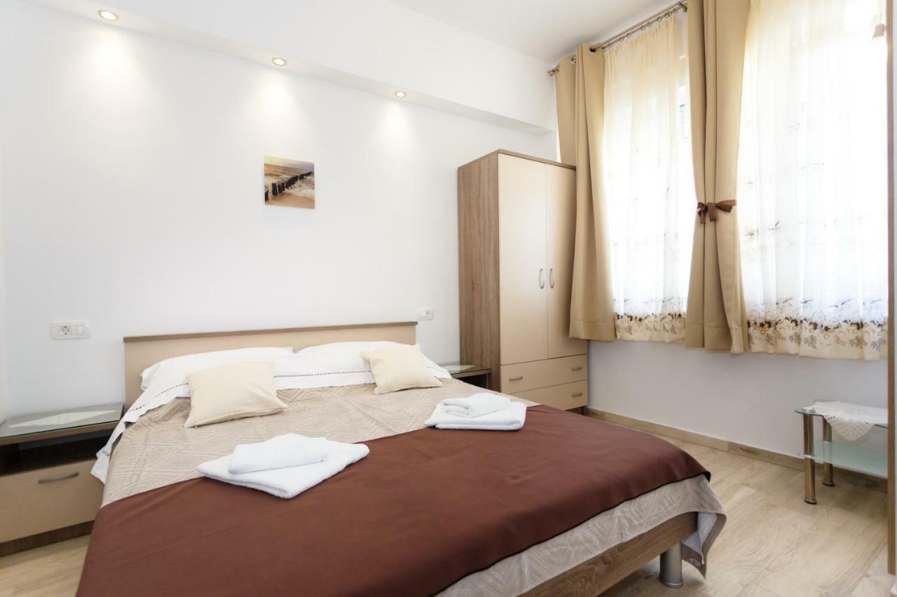 Apartment Rosemary 24 Krk Town Buitenkant foto