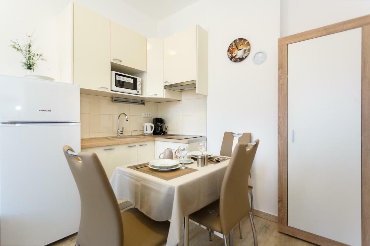 Apartment Rosemary 24 Krk Town Buitenkant foto