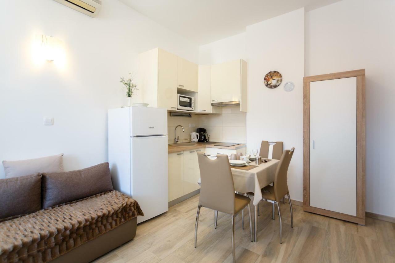 Apartment Rosemary 24 Krk Town Buitenkant foto