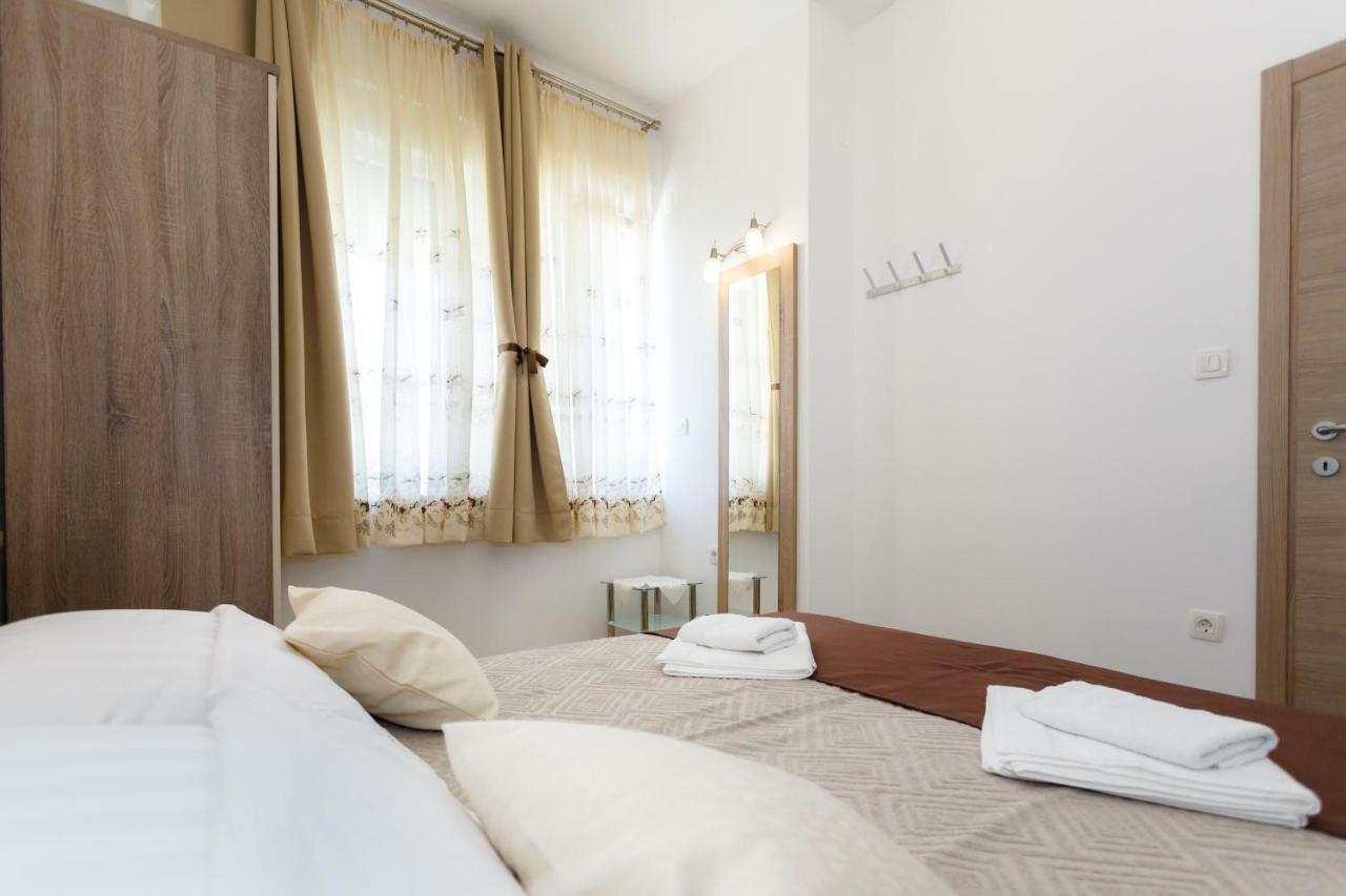 Apartment Rosemary 24 Krk Town Buitenkant foto