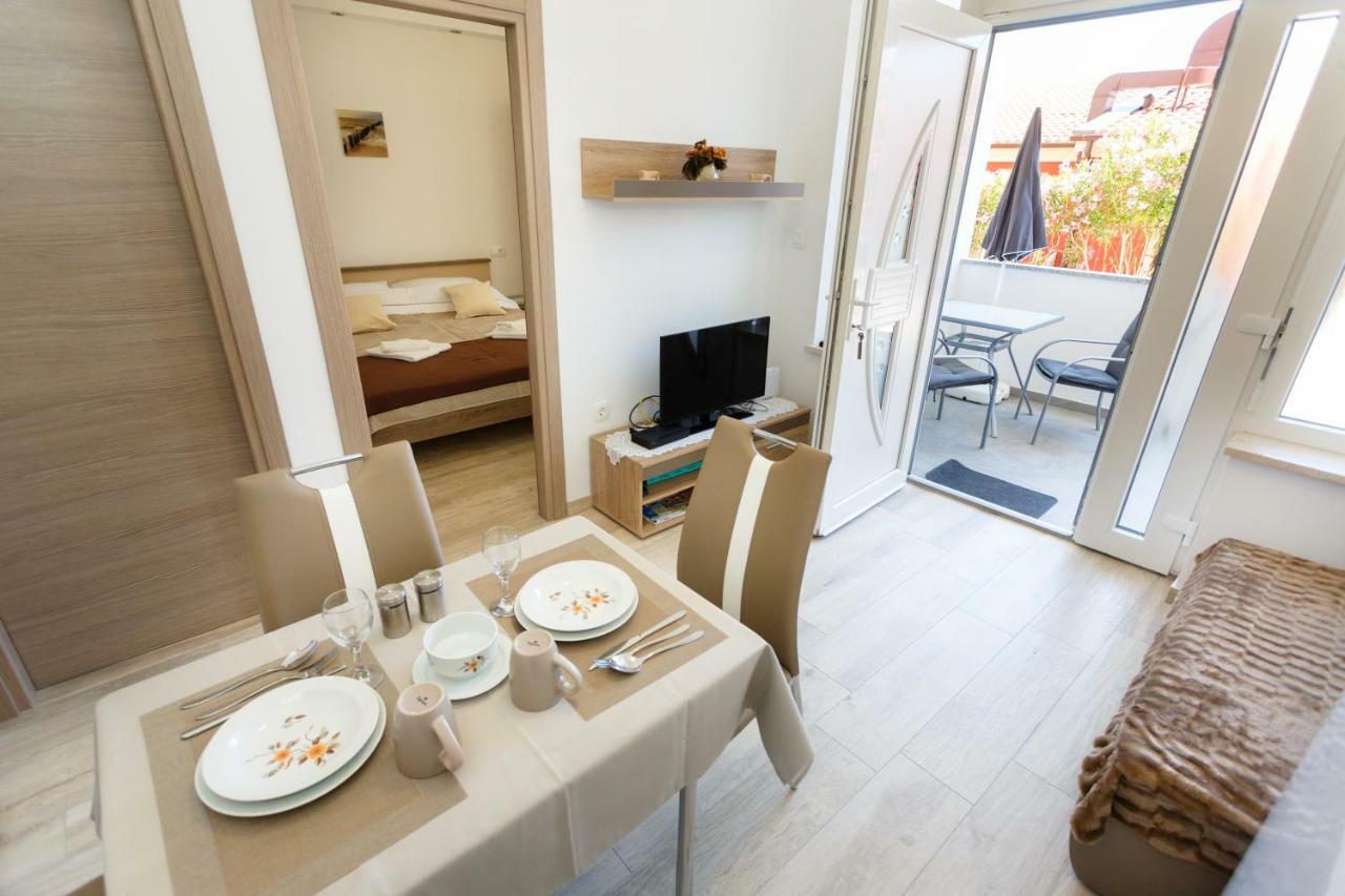 Apartment Rosemary 24 Krk Town Buitenkant foto